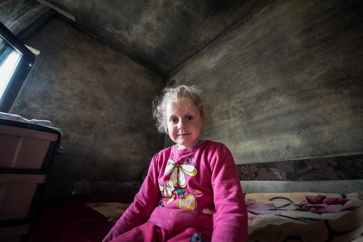  During the days she tends to the cows, but at night sleeps in a room covered with black mold – Ana (5) from Tutin