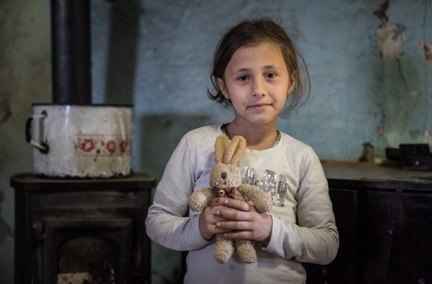  The roof under which nine children sleep is falling apart. The Banjaš family begs for urgent help!